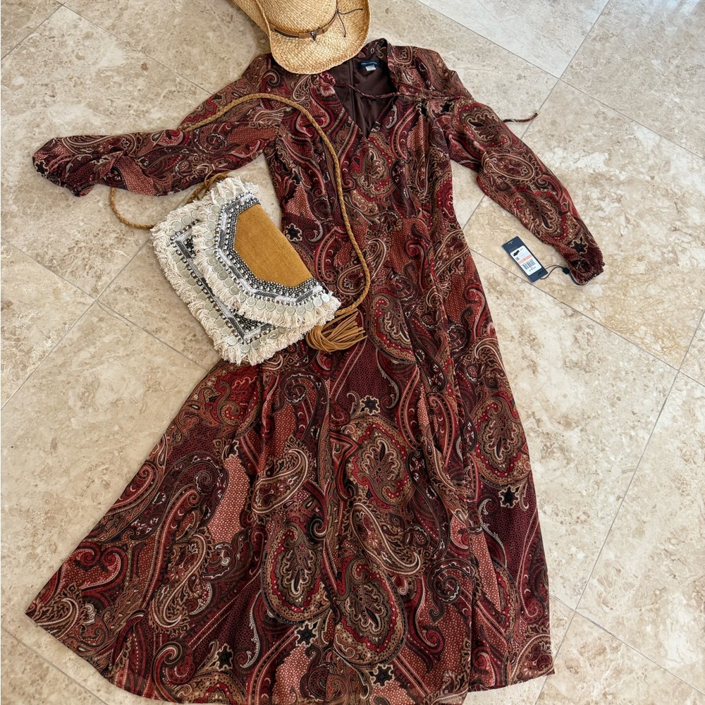 Brand new dress. Very dreamy looking. Size 2.